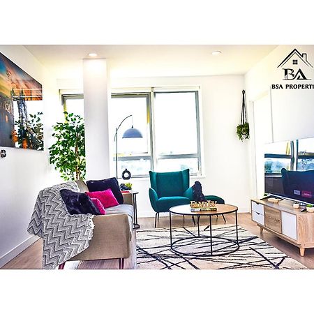 City Centre Apartment Close To Ascot & Legoland Sleep Upto 4 Guests - Parking On Request! Бракнелл Екстер'єр фото