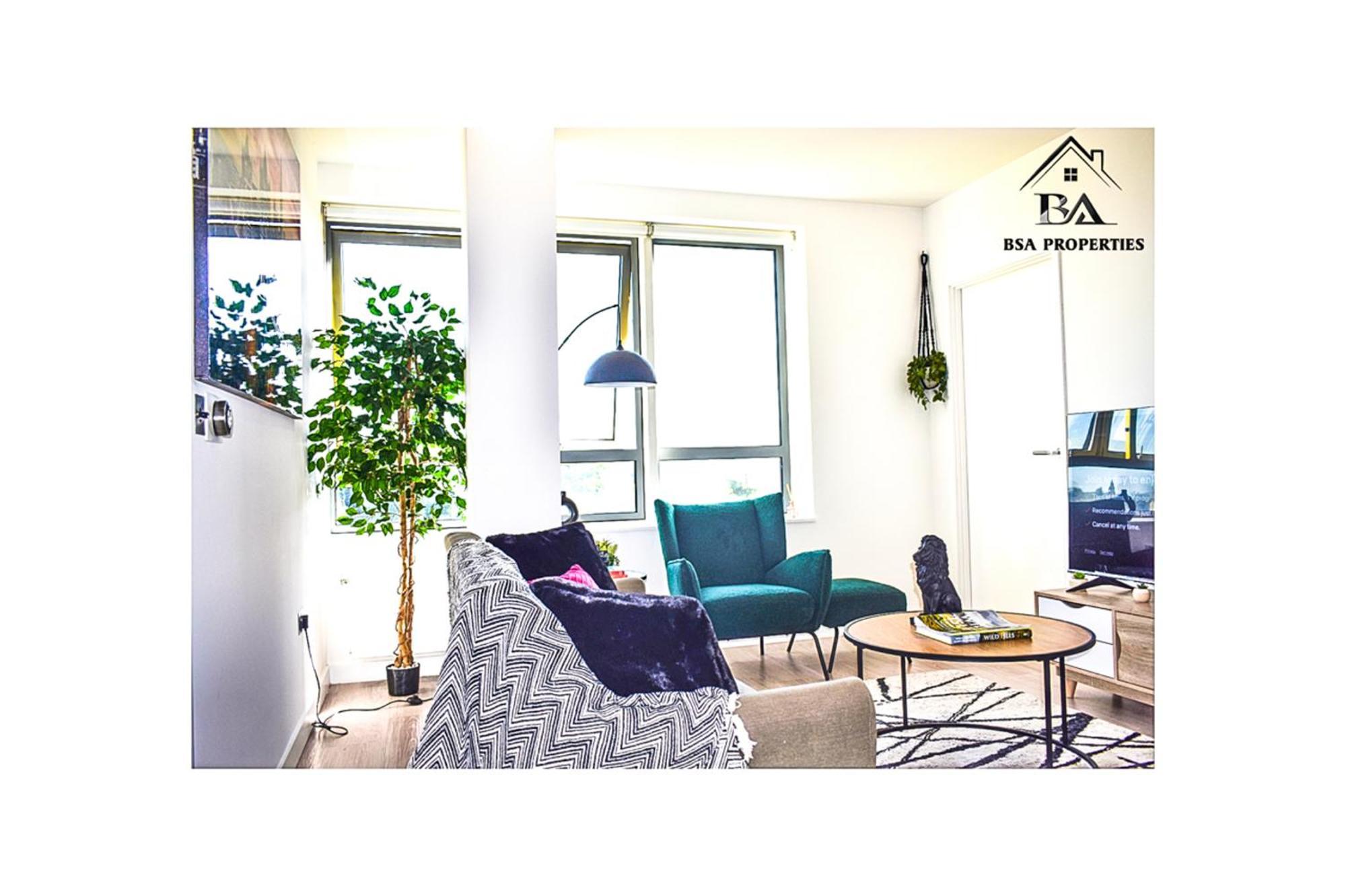 City Centre Apartment Close To Ascot & Legoland Sleep Upto 4 Guests - Parking On Request! Бракнелл Екстер'єр фото