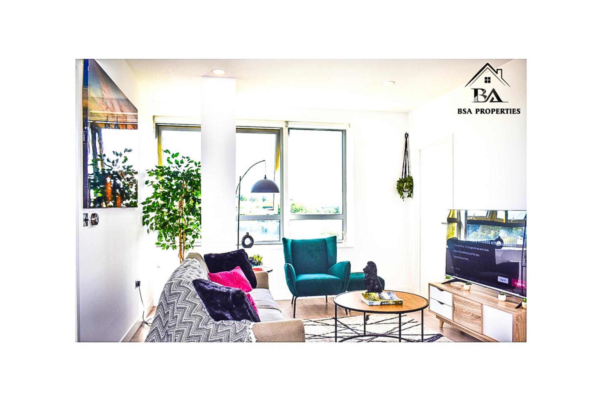 City Centre Apartment Close To Ascot & Legoland Sleep Upto 4 Guests - Parking On Request! Бракнелл Екстер'єр фото