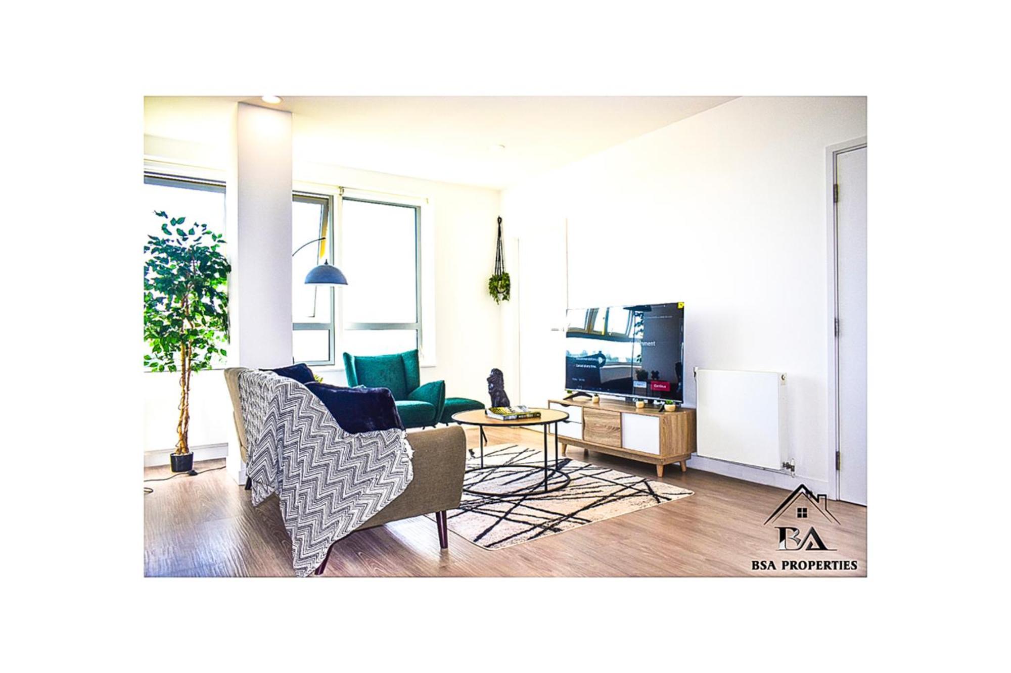 City Centre Apartment Close To Ascot & Legoland Sleep Upto 4 Guests - Parking On Request! Бракнелл Екстер'єр фото