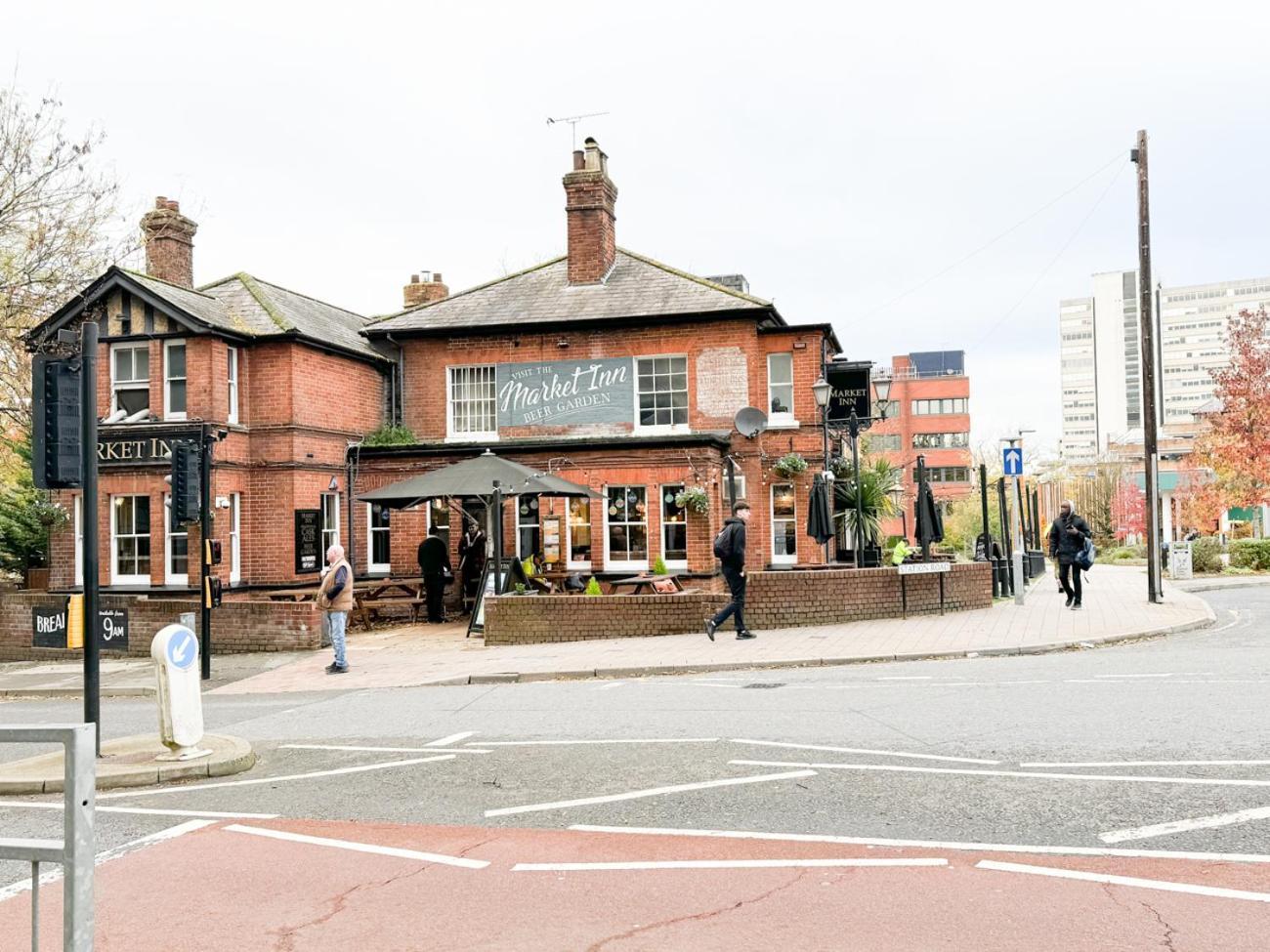 City Centre Apartment Close To Ascot & Legoland Sleep Upto 4 Guests - Parking On Request! Бракнелл Екстер'єр фото