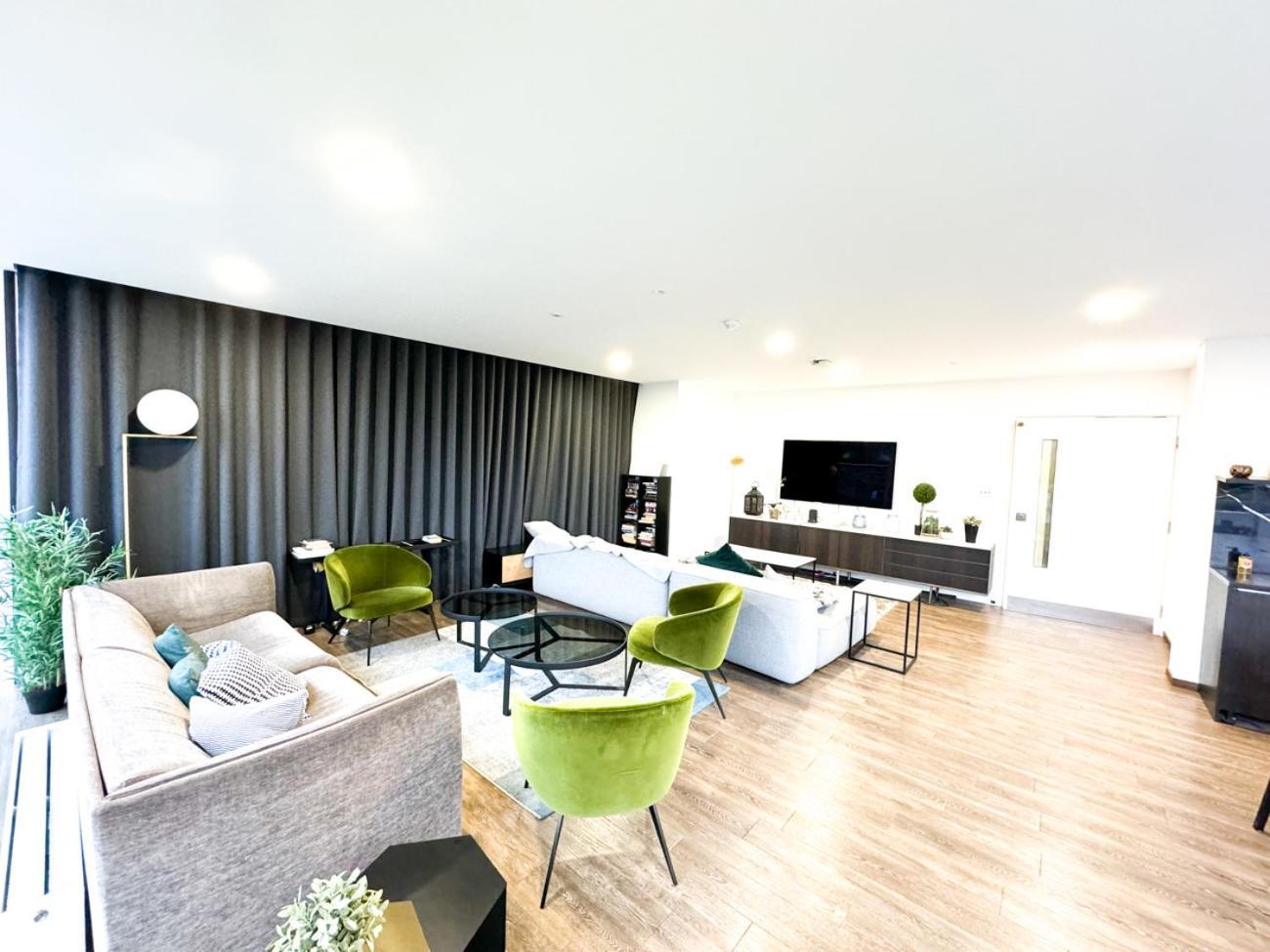 City Centre Apartment Close To Ascot & Legoland Sleep Upto 4 Guests - Parking On Request! Бракнелл Екстер'єр фото